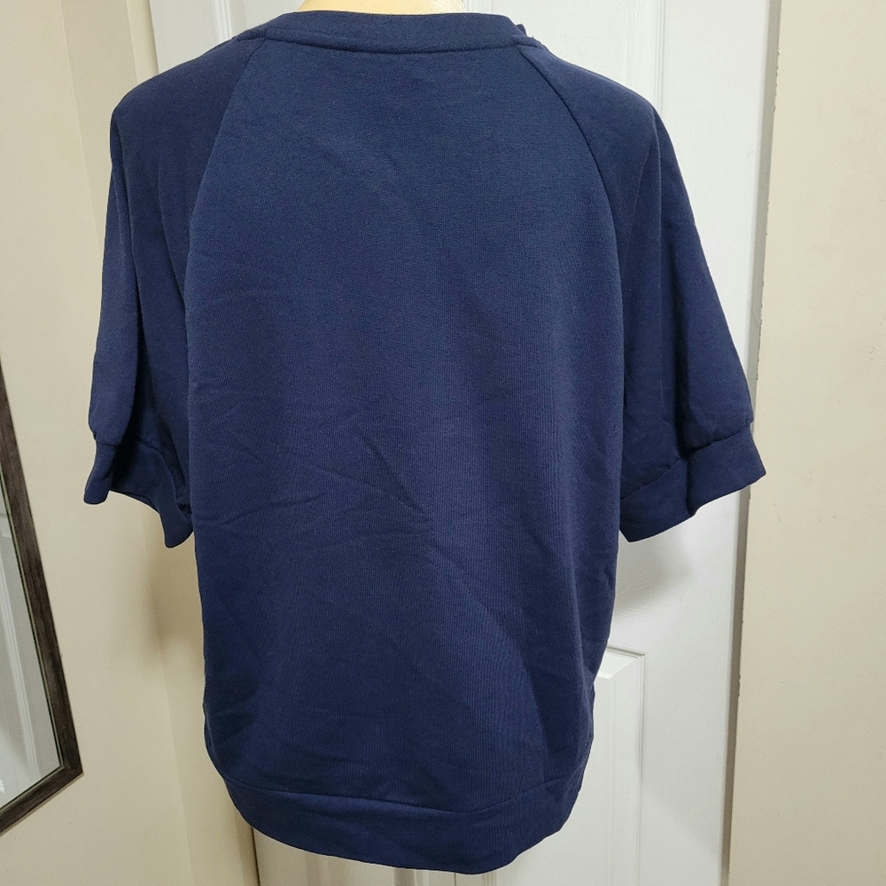 Lace-front Raglan sleeve top - Picture 3 of 8